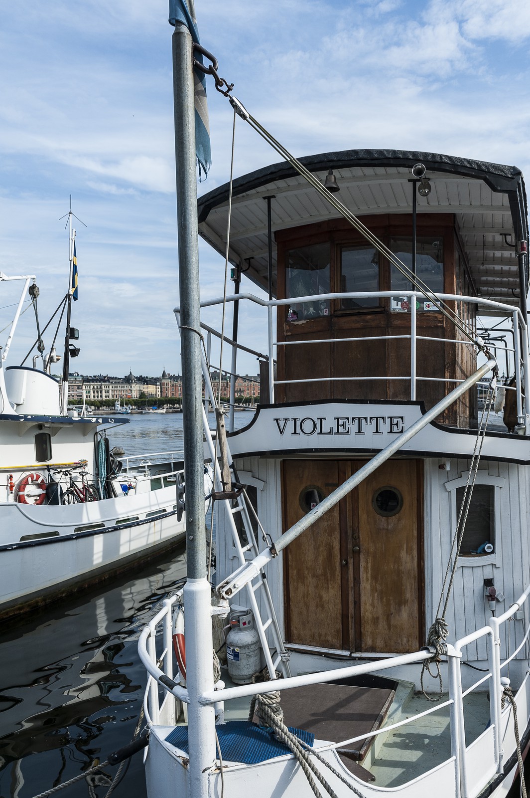 Bateau à quai