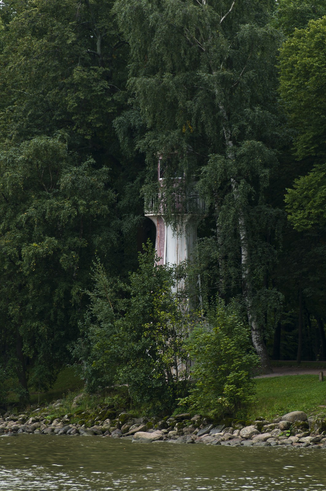 Phare dans la parc inférieur