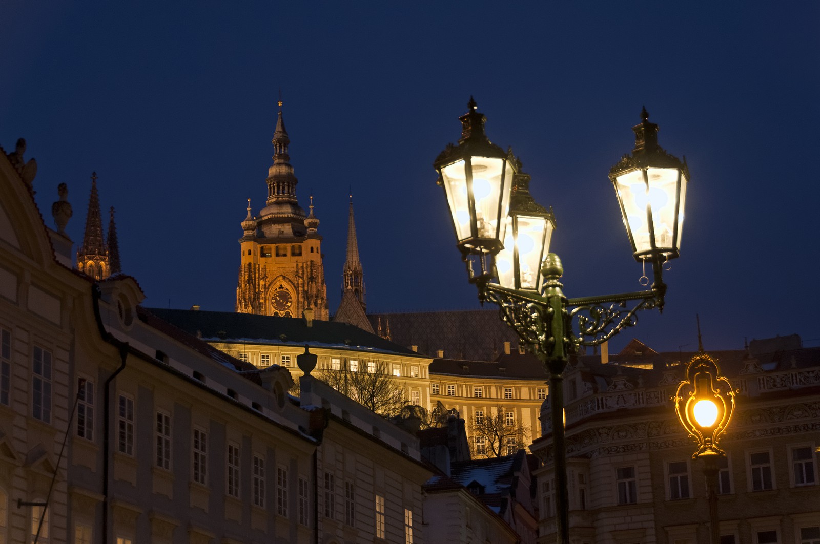 Le clocher de Saint-Guy, la nuit.